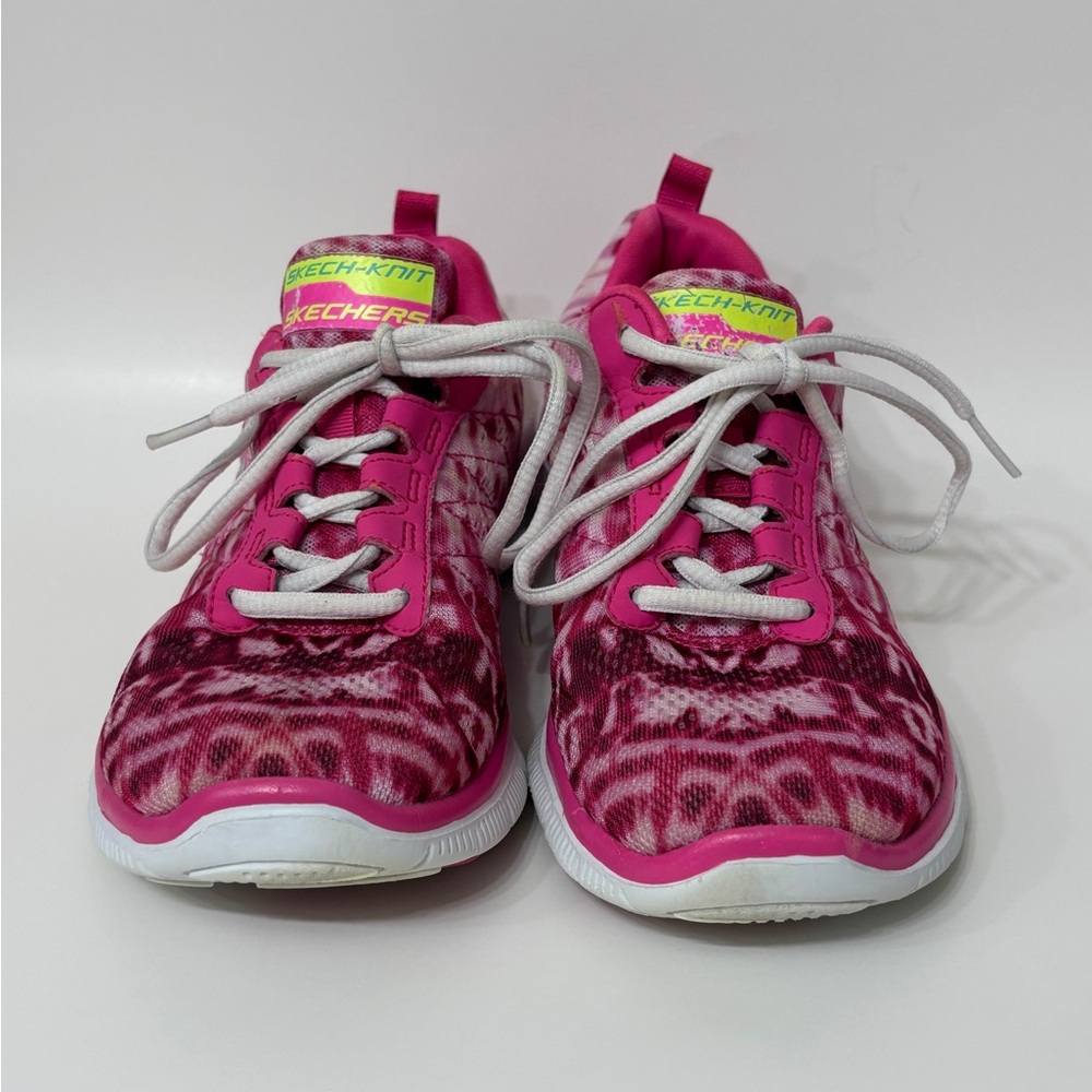 Women’s Skech-Knit Skechers Memory Foam Sneakers Size 7 Fuchsia Pink